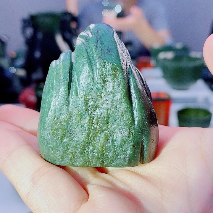 未镶嵌和田玉（青玉）把件