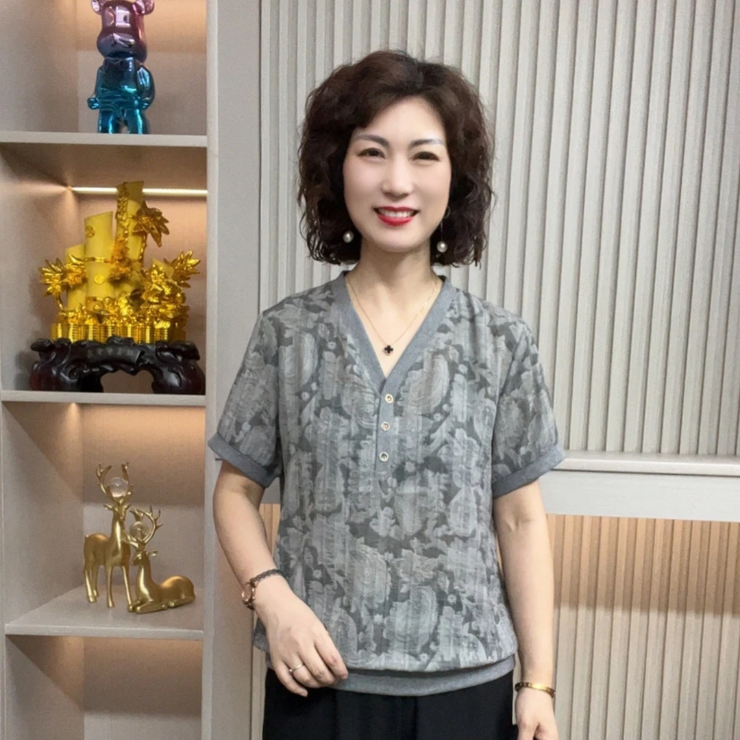 妈妈装流行欧若拉时尚潮牌女装宽松夏装女士独特漂亮小衫休闲短袖