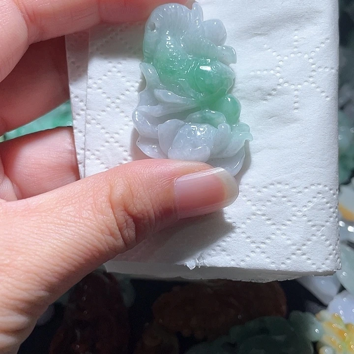 颈饰未镶嵌翡翠天
