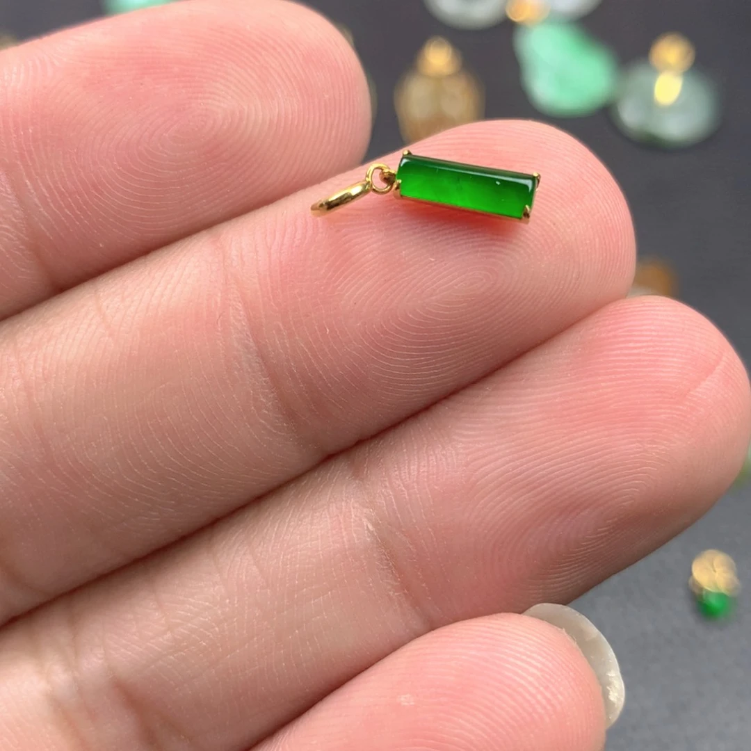【闪购商品】颈饰18K金镶嵌翡翠翡翠