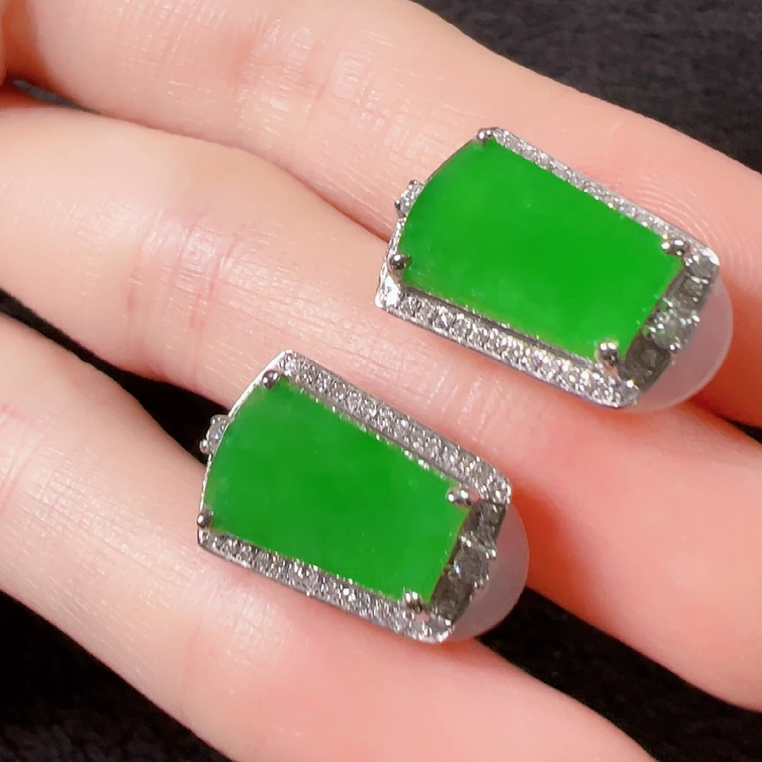 翡翠18K金镶嵌耳饰签收后24小时鉴赏期，过时不退