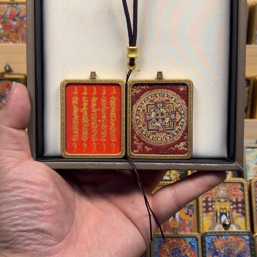 吊坠五条加坦诚粗矿砂双面铜唐卡
