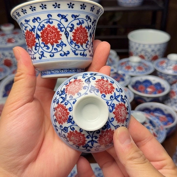 青花釉里红马蹄盖碗活动款