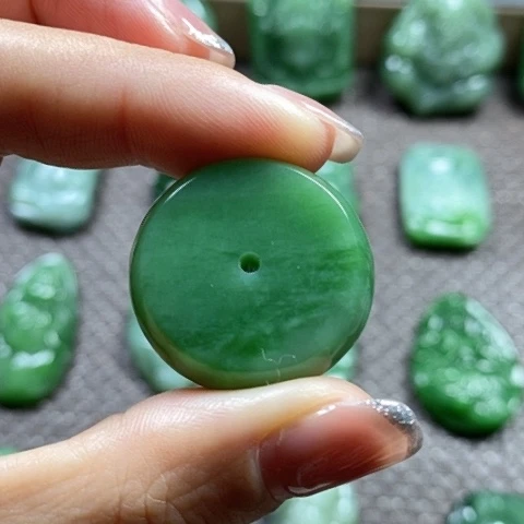 【闪购商品】颈饰未镶嵌和田玉