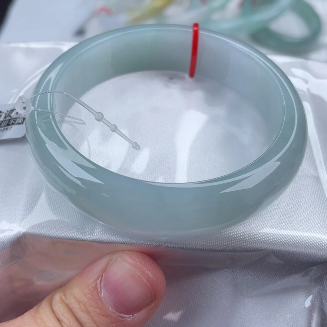 翡翠手镯未镶嵌57圈口
