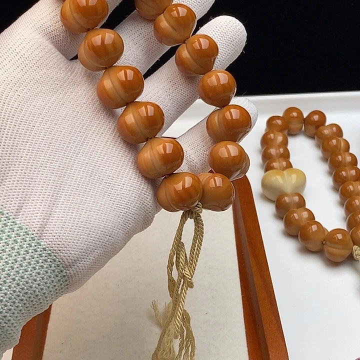 张****吊坠猴头核桃猴头