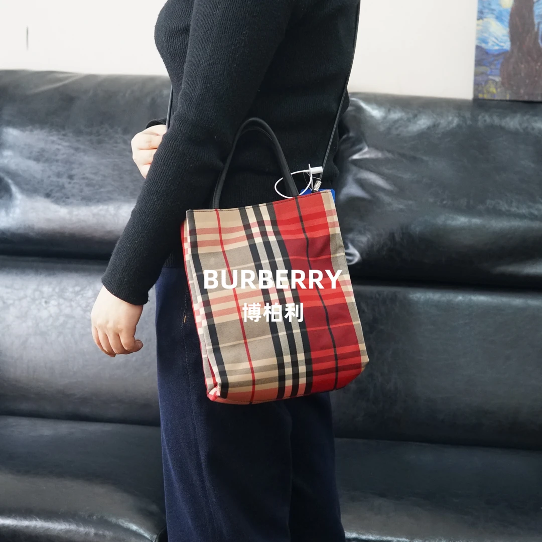 95新 BURBERRY/博柏利 巴宝莉/格纹斜挎包/WJ12510056/0056