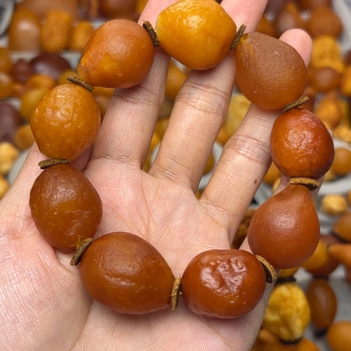 琥珀未镶嵌裸石天然蜜蜡