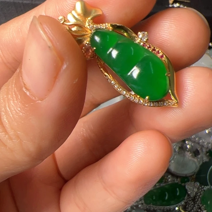 翡翠18K金镶嵌吊坠(不含链)翡翠吊坠项链