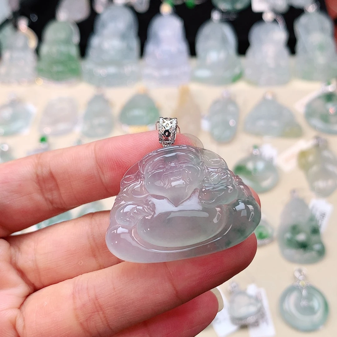 翡翠18K金镶嵌颈饰财神爷