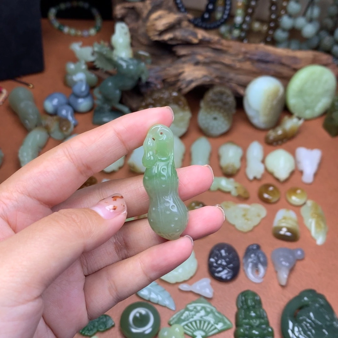 和田玉未镶嵌挂件