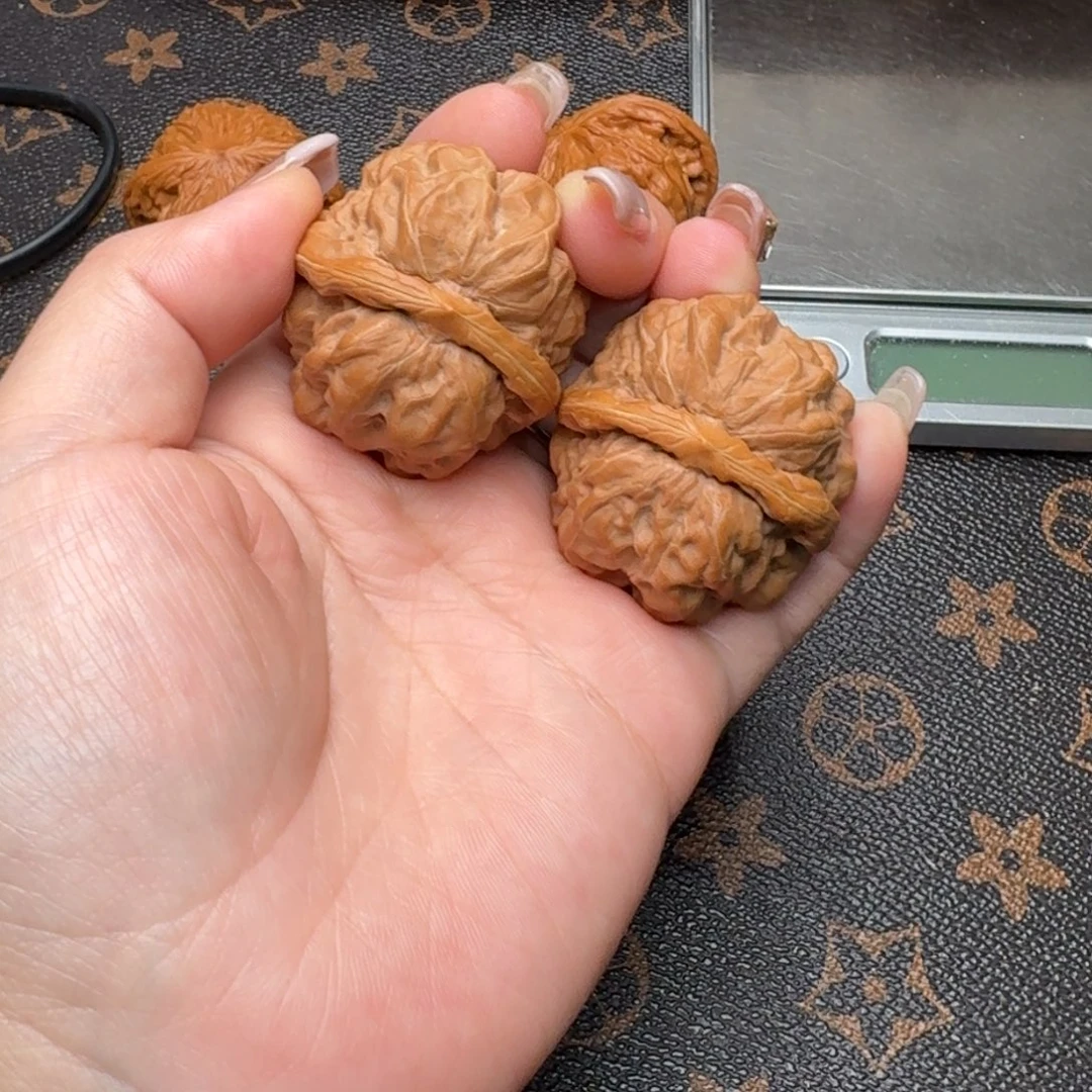 坤***哥文玩核桃把件39蛙G518