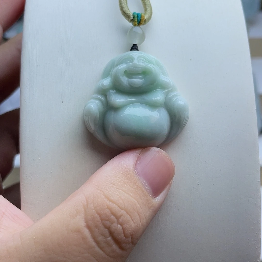翡翠未镶嵌颈饰佛公