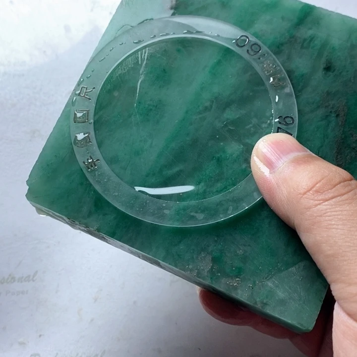 定制石英质玉妍*天然非洲翠手镯订制