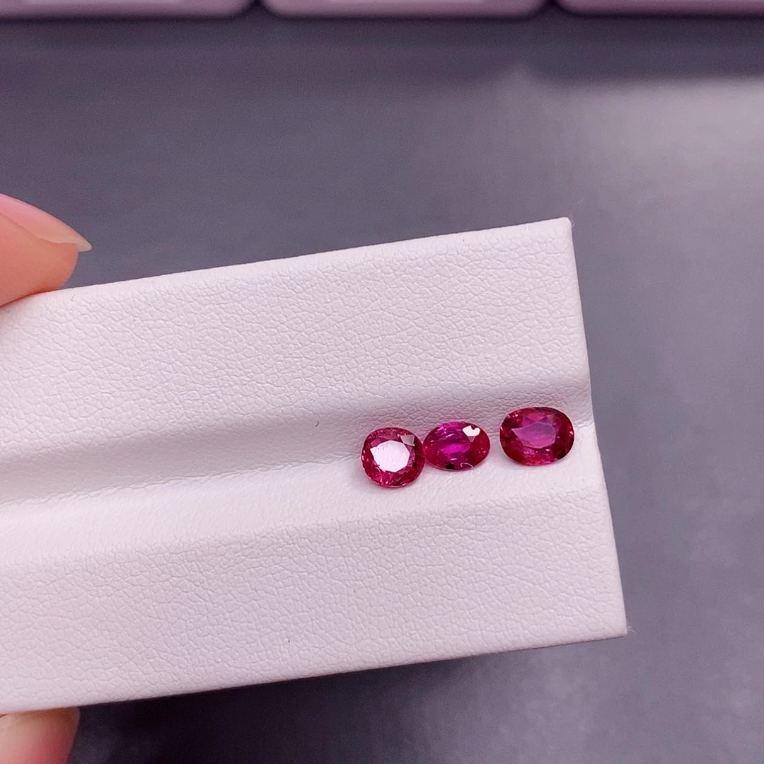 裸石红宝石360一克拉，仅供展示，挑好上定向