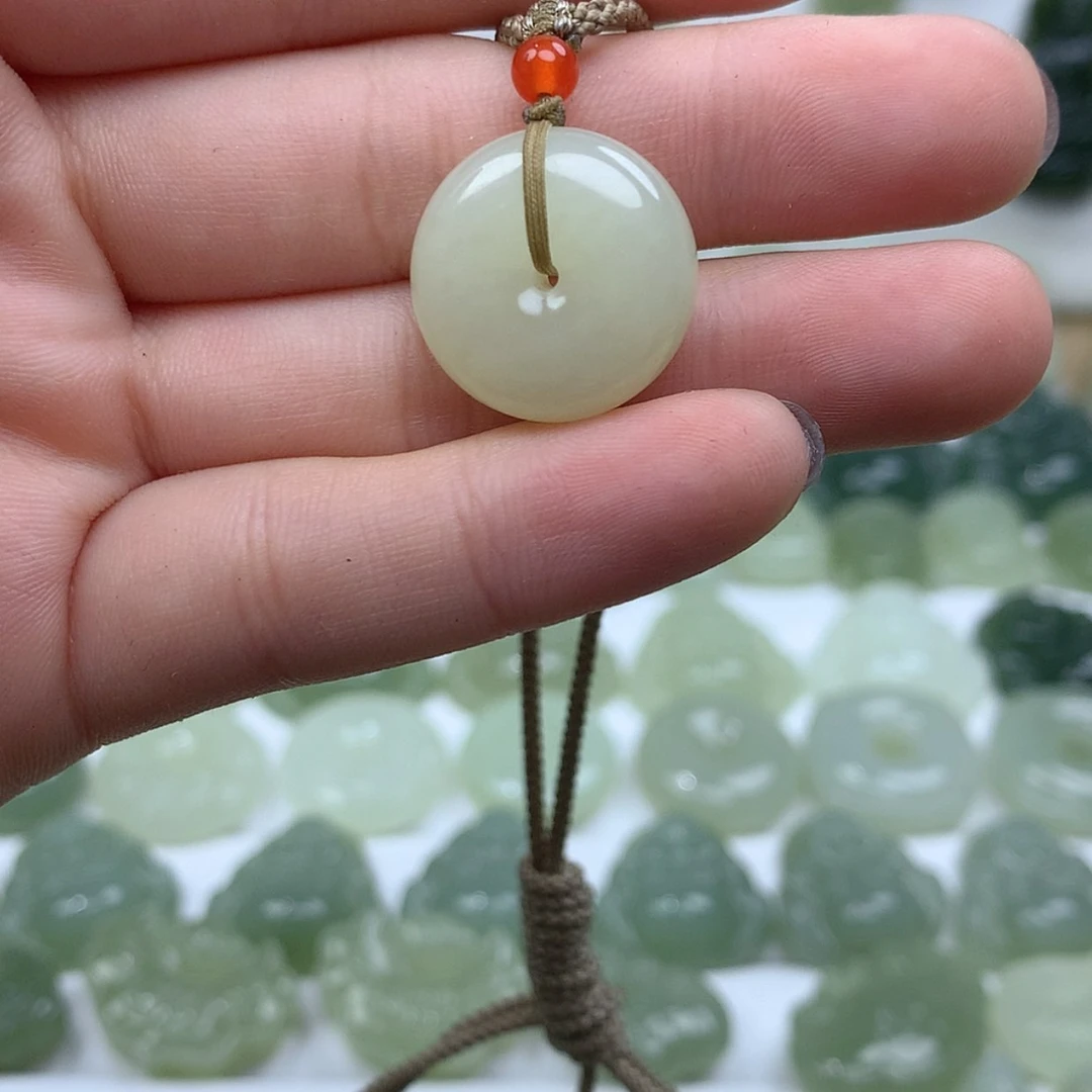 【闪购商品】颈饰未镶嵌和田玉