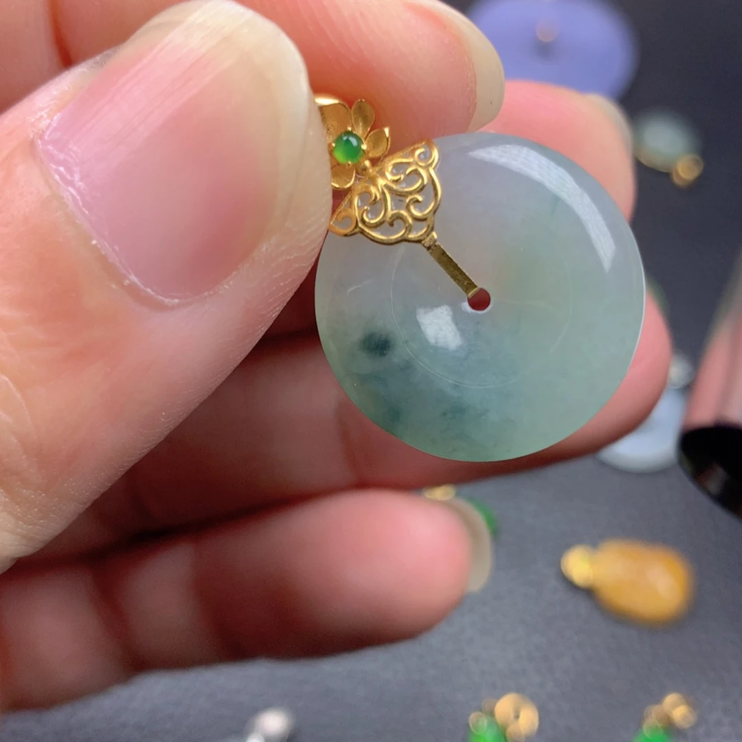 【闪购商品】颈饰18K金镶嵌翡翠翡翠