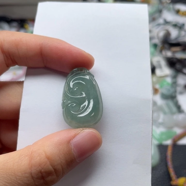 翡翠未镶嵌颈饰A货翡翠