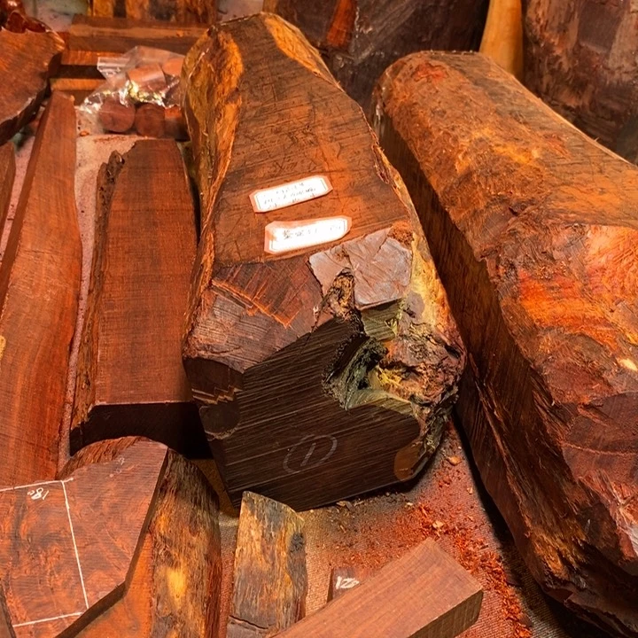 檀香紫檀（小叶紫檀）小*