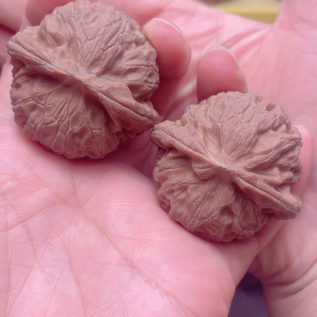 文玩核桃把件爆肉玉玺45