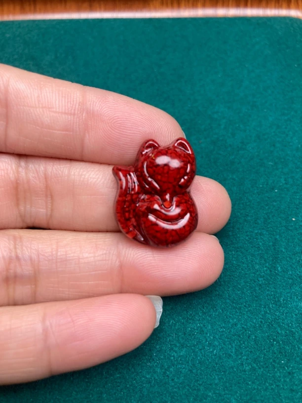 含辰砂工艺品【保真朱砂】晶体朱砂九尾狐吊坠