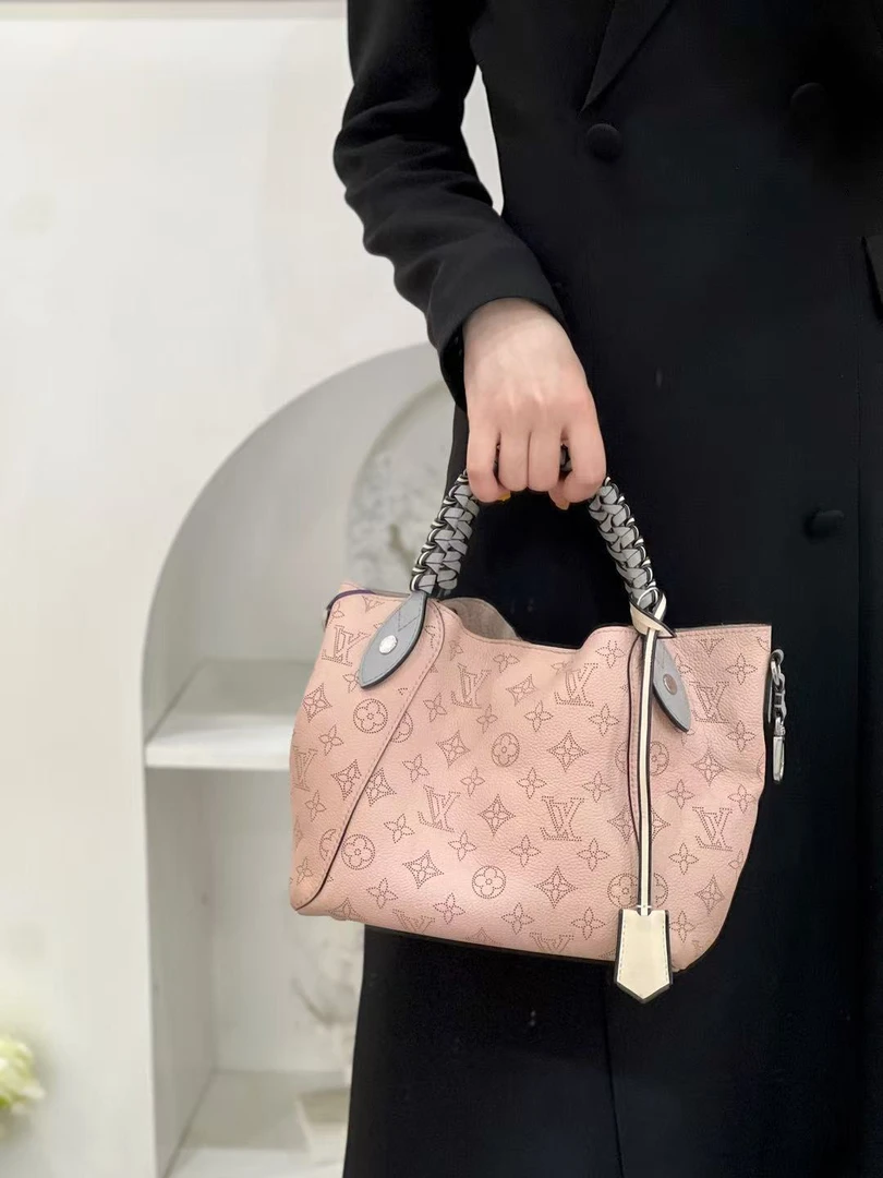 99新 LouisVuitton/路易威登 hina月光女神粉色/优品