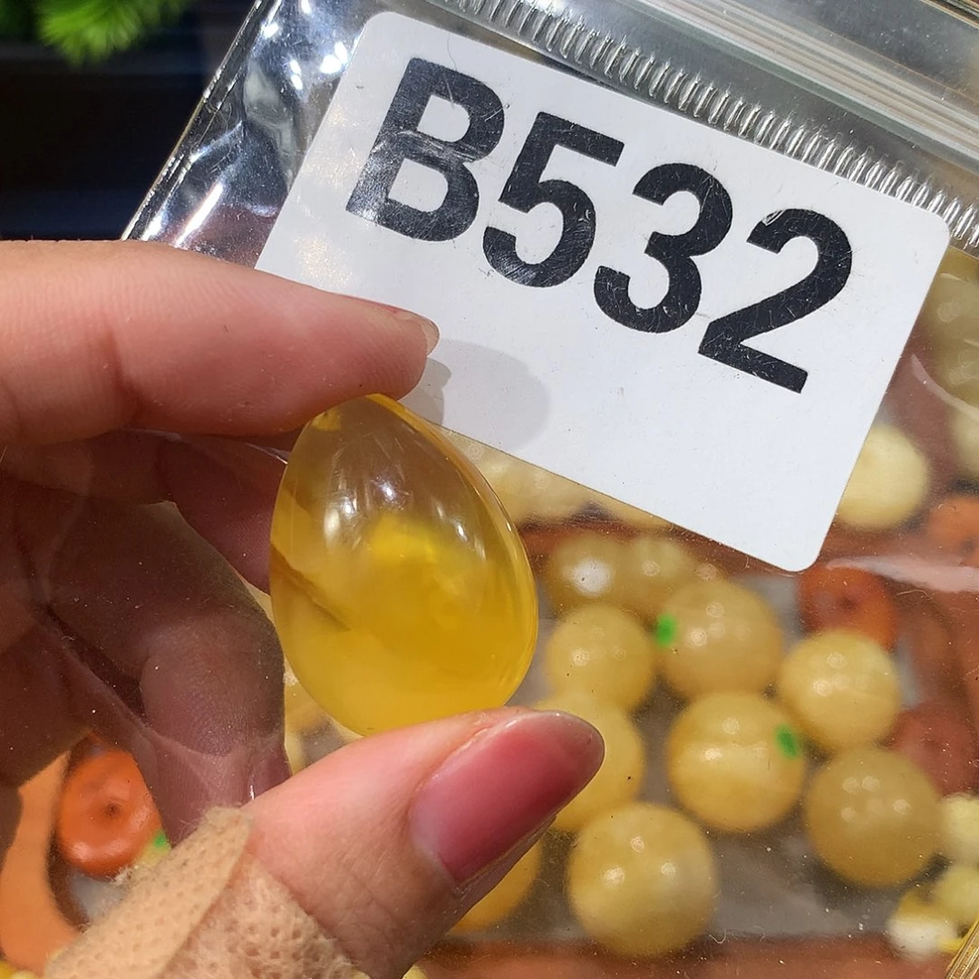 未镶嵌琥珀珠宝奇石