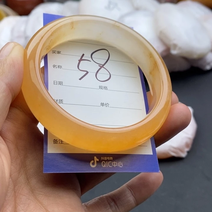 未镶嵌手镯石英质玉