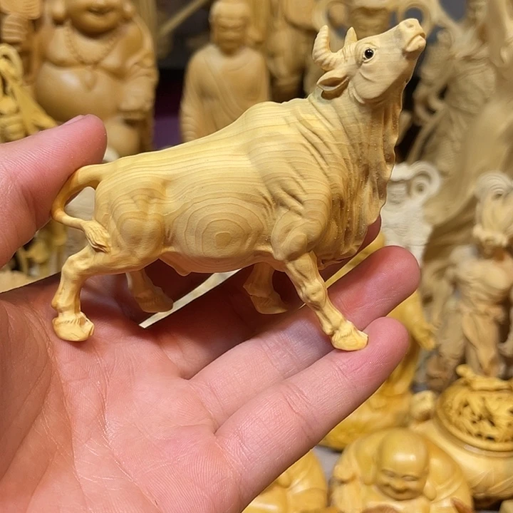 黄杨木瑕疵抬头牛