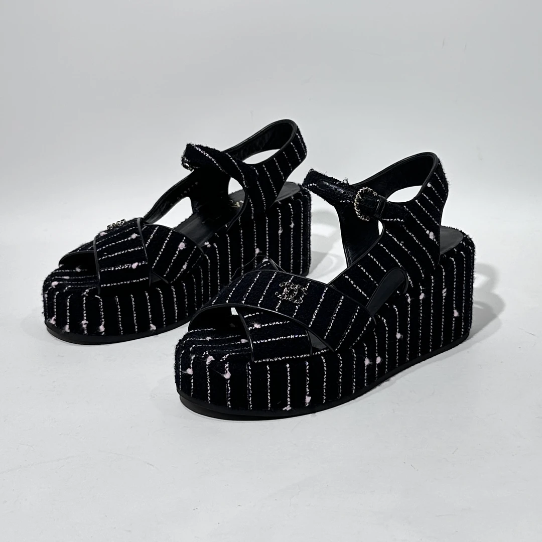 99新 Chanel/香奈儿 36码 黑粉条纹坡跟凉鞋/ML80553
