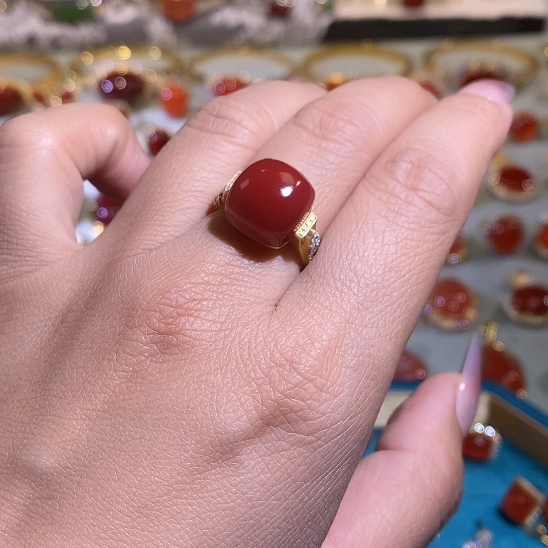 南红玛瑙18K金镶嵌戒指