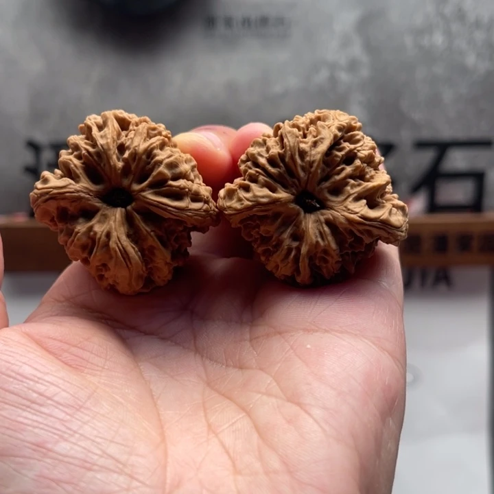 文玩核桃把件阔***冰南疆