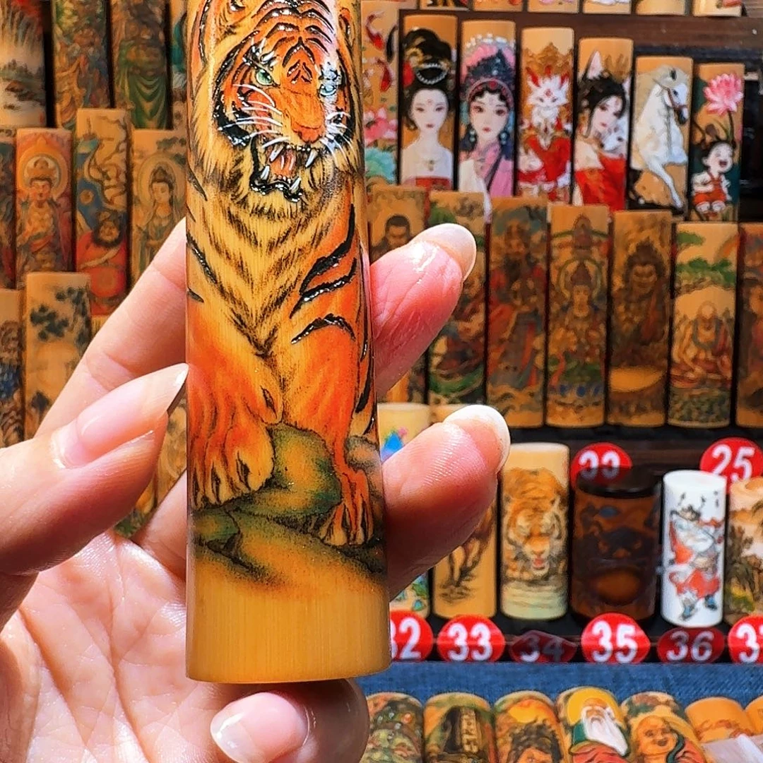 虎***专卖的商品是指服装产品或者产品