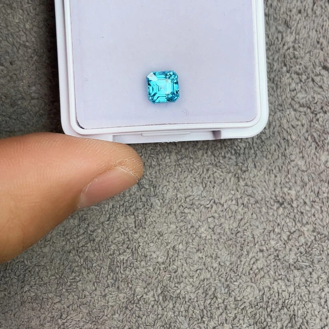 裸石天然锆石未镶嵌2.55Ct