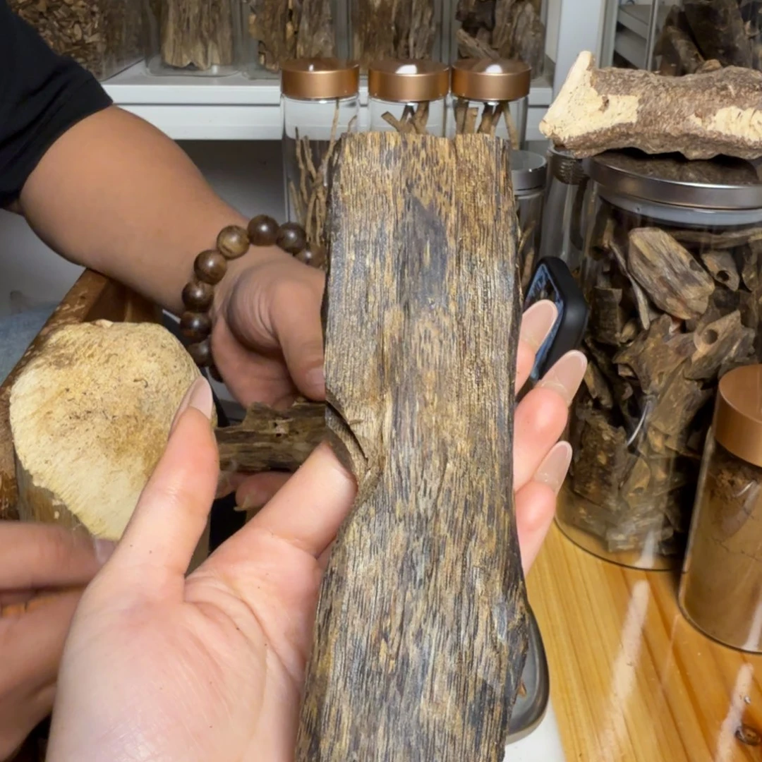 沉香绿奇虫漏50克