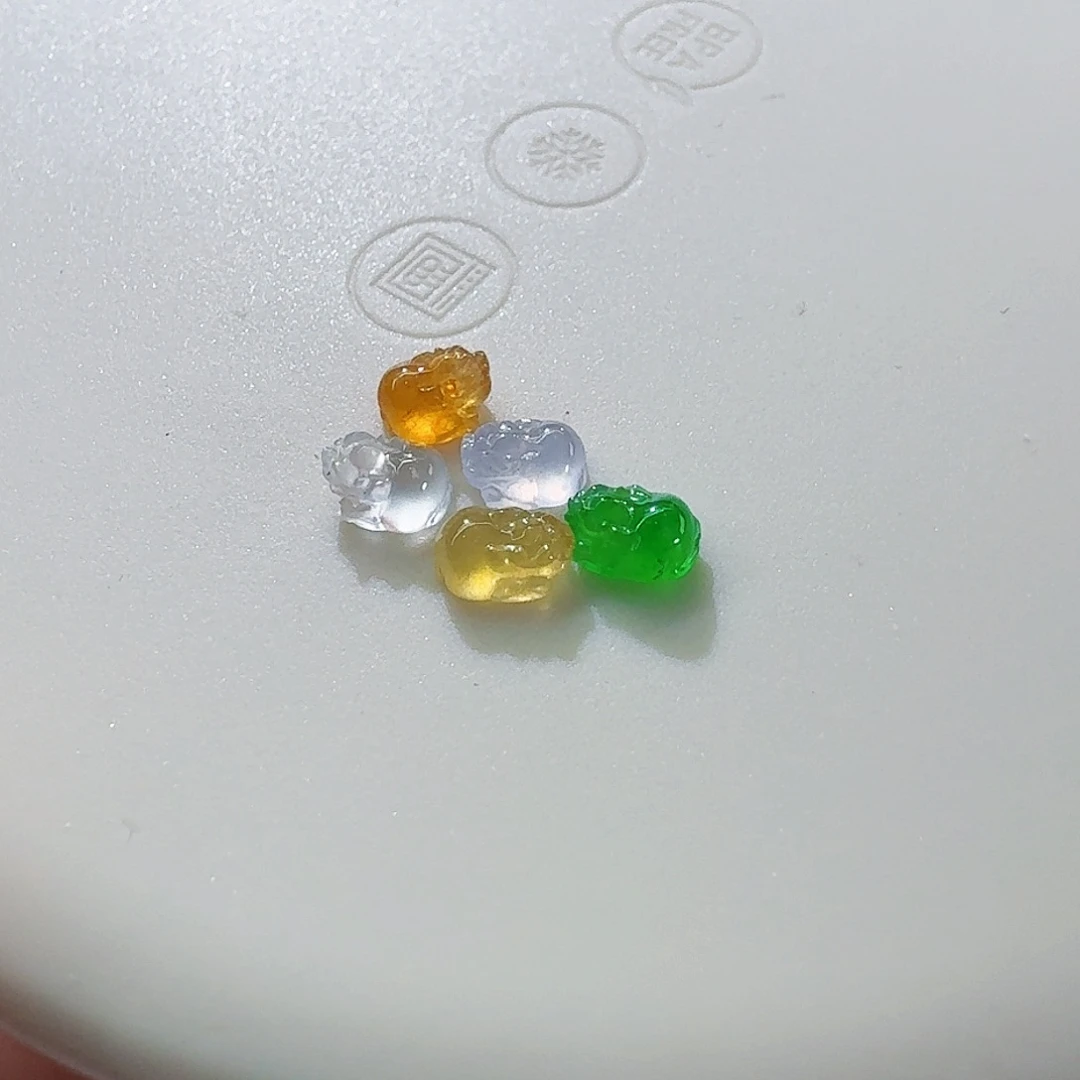 翡翠颈饰未镶嵌金蟾5颗一手