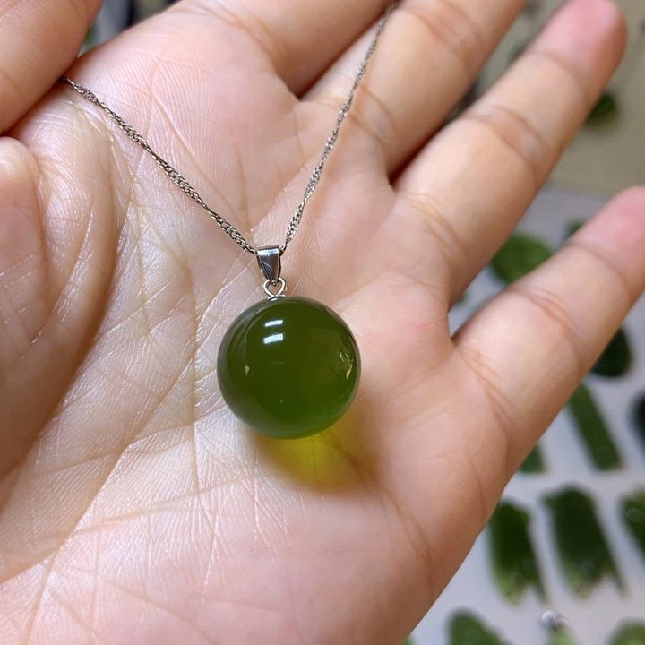 岫玉颈饰银S925镶嵌小**爸吊坠