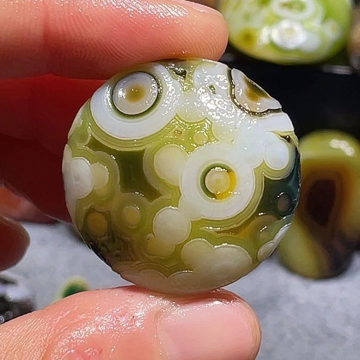 玛瑙/玉髓未镶嵌珠宝奇石