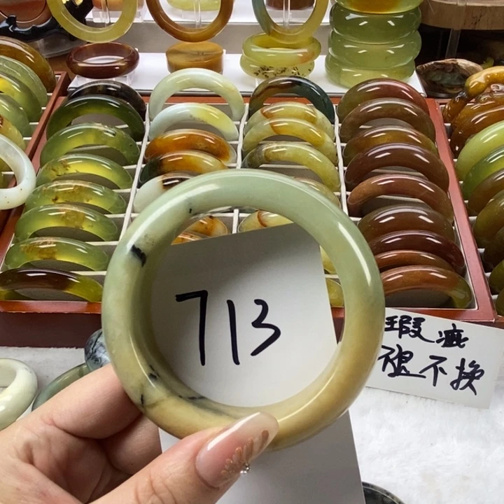 蛇纹石玉未镶嵌手镯60