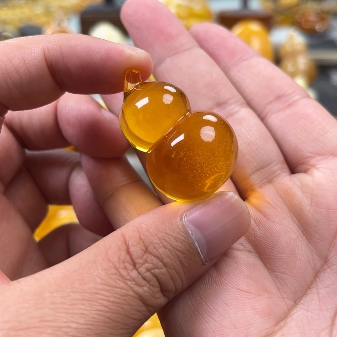 蜜蜡未镶嵌珠宝奇石