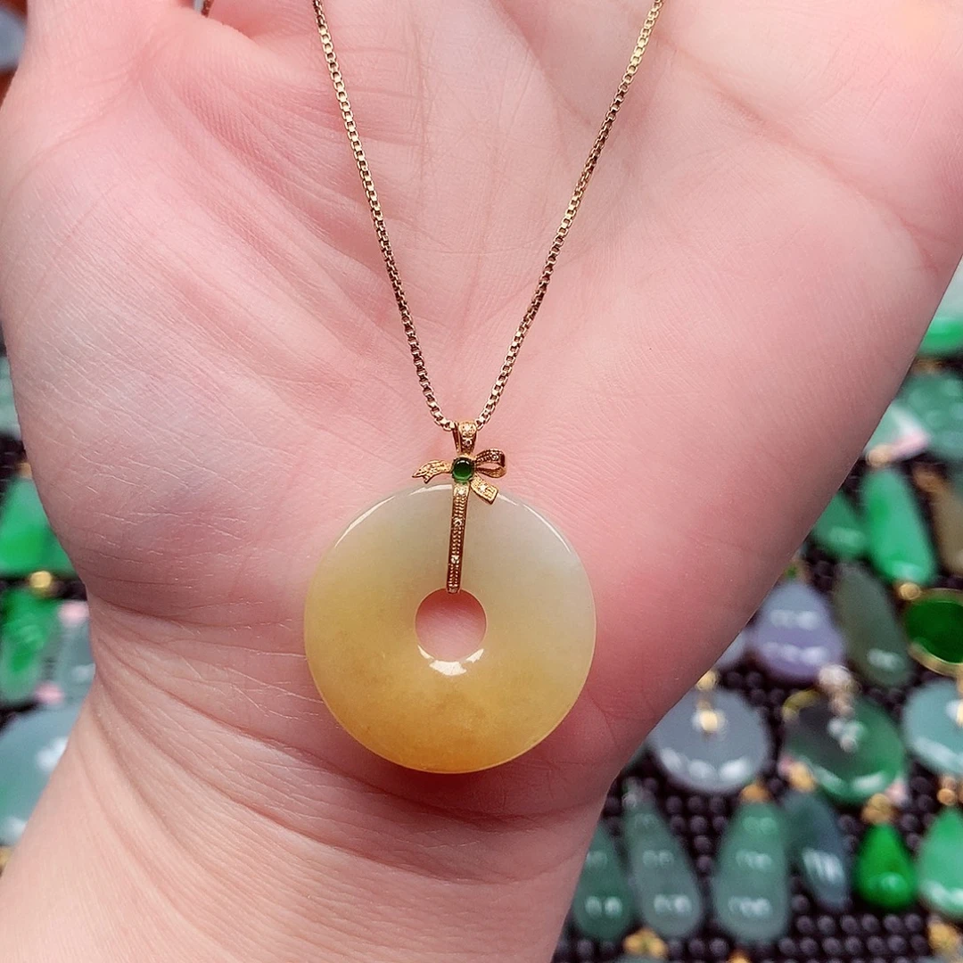 翡翠18K金镶嵌颈饰