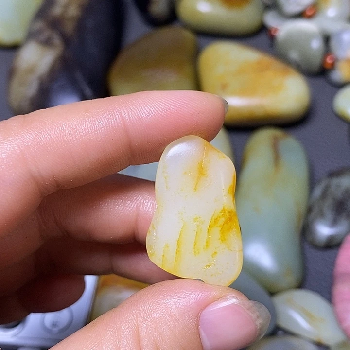 未镶嵌和田玉（糖玉）挂件