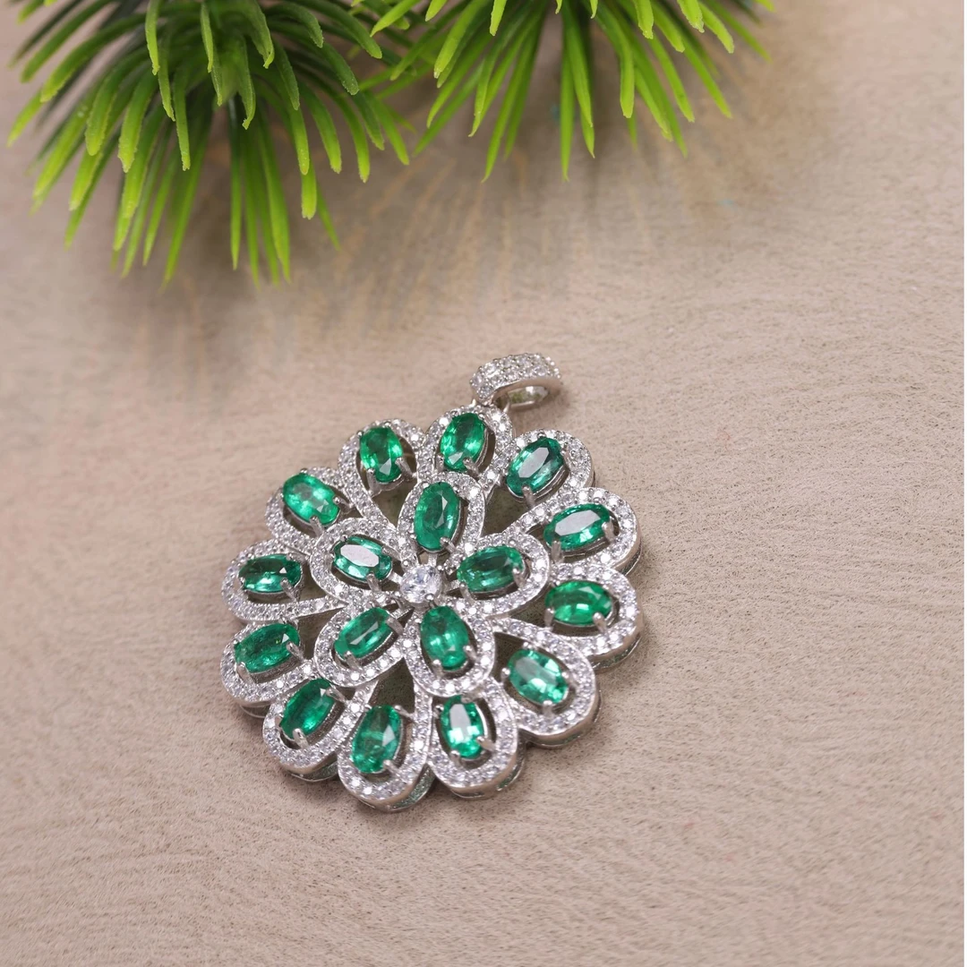 天然祖母绿S925银吊坠多粒主石尺寸3*5MM豪华透亮浓郁轻奢时尚