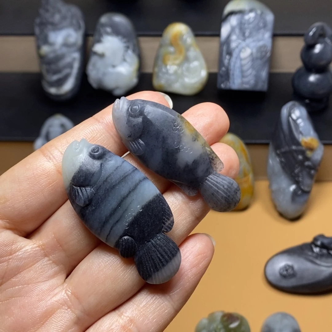 颈饰未镶嵌和田玉小**站