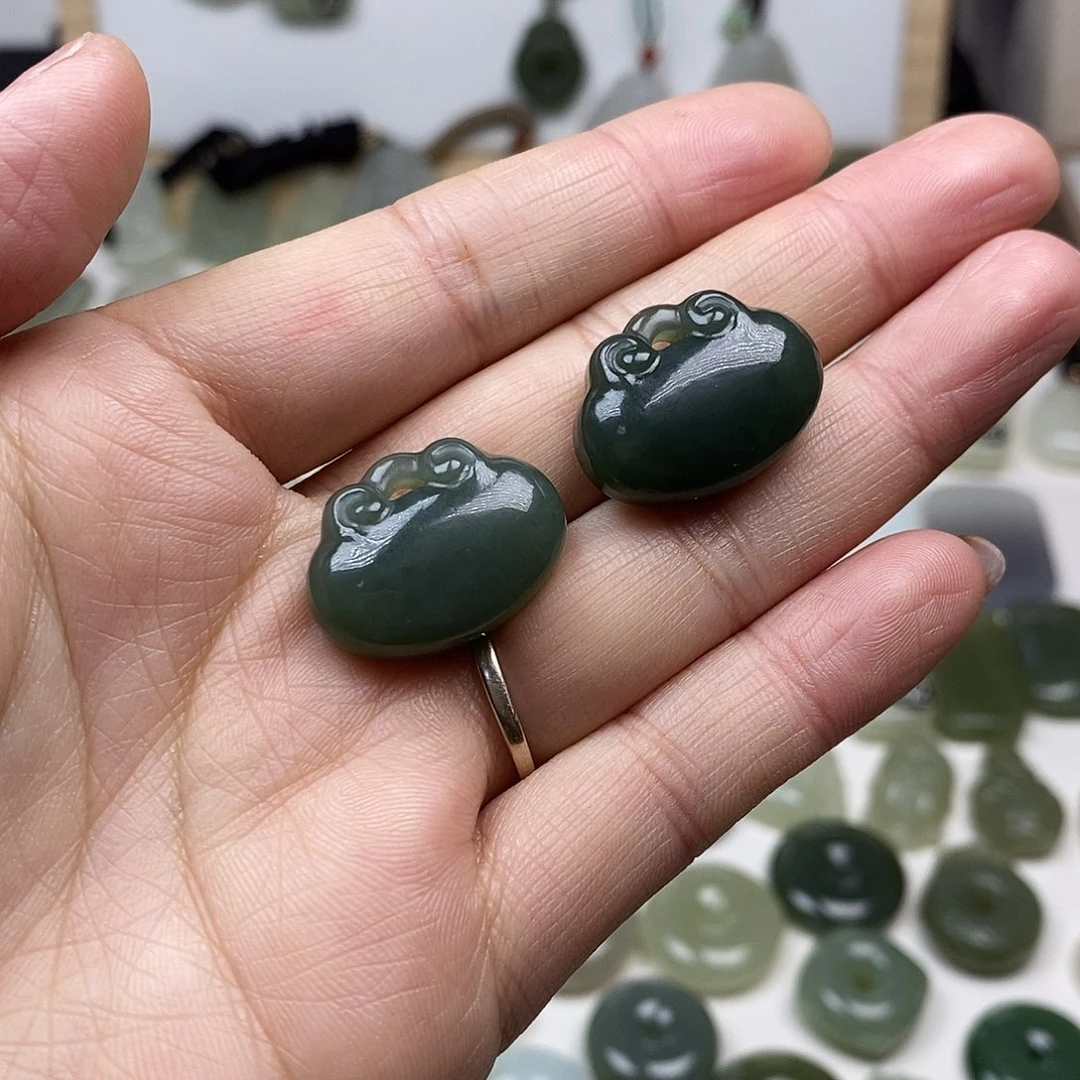 和田玉未镶嵌颈饰福袋多样性发1件