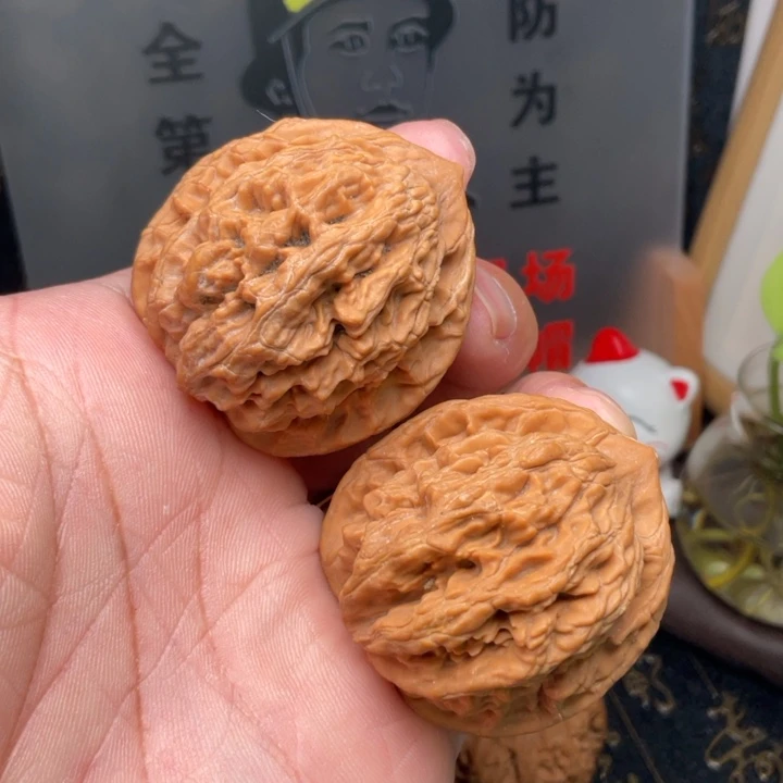 文玩核桃吊坠麦穗虎头40全品红皮