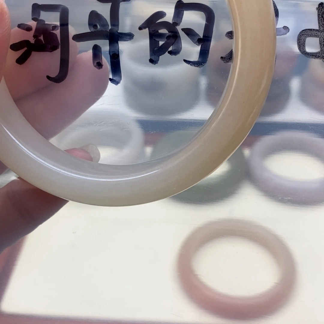 石英质玉手镯未镶嵌淘***姐