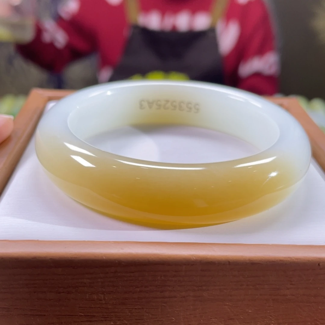 和田玉未镶嵌手镯55圈