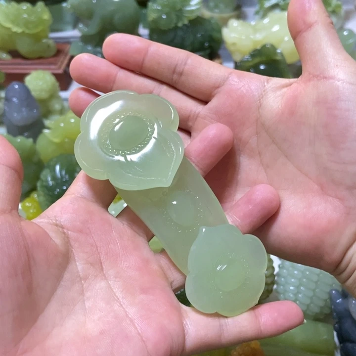 【闪购商品】未镶嵌蛇纹石玉把件可**?