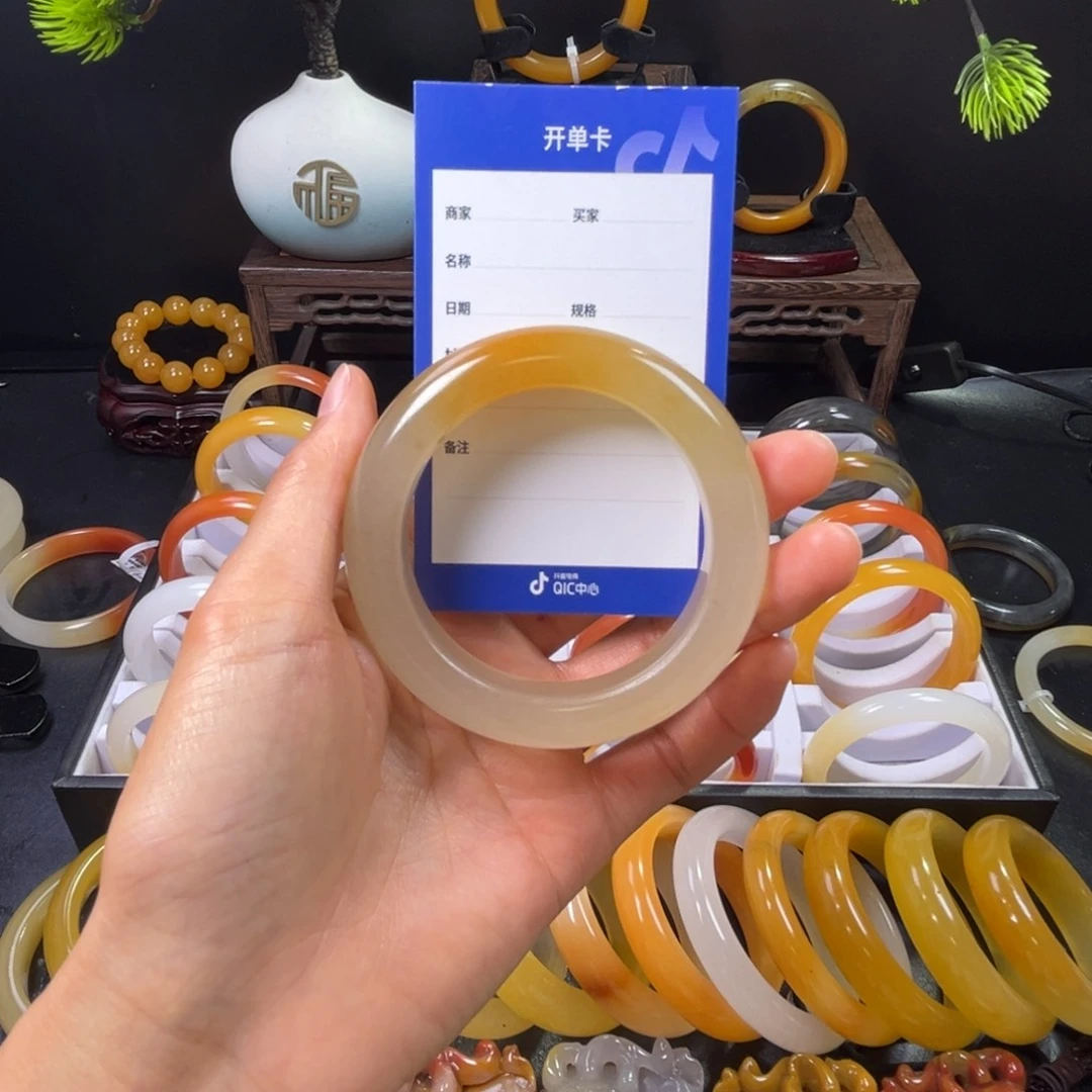 石英质玉手镯未镶嵌